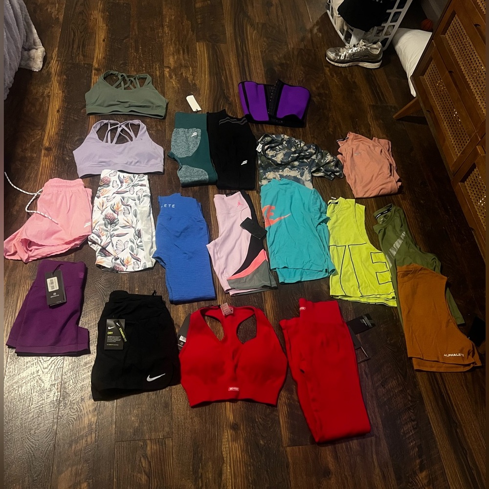 19 pieces! NIKE ALPHALETE women’s WORKOUT ATHLETIC CLOTHES